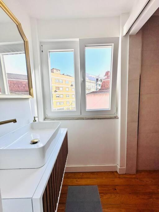 Lisbon City Center Flat For 6 Pp Exterior photo